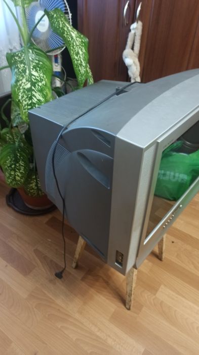 Продам в гарному стані телевізор samsung