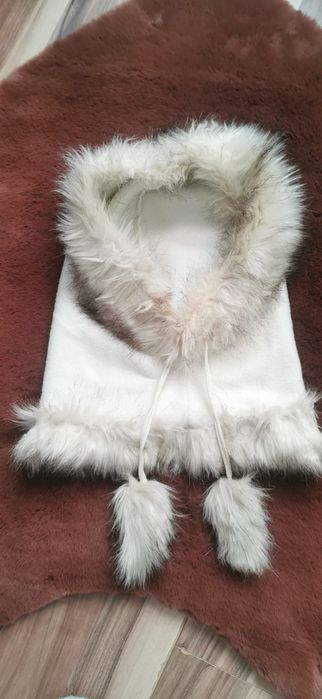 Kaptur czapka ze sztucznym futerkiem