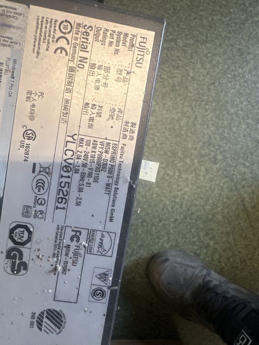 Dwa komputery stacjonarne, dwa monitory, skaner, drukarka + ejndows