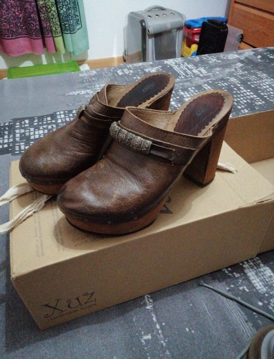 Socas sandálias plataformas Xuz em bom estado