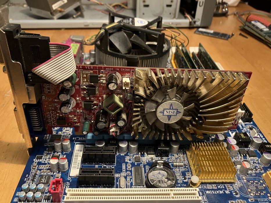 Kit Motherboard Gigabyte Socket 775 + 6GB RAM + Gráfica Nvidia (Testado)
