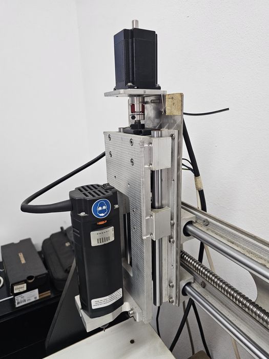 Máquina CNC para cortar / fresar