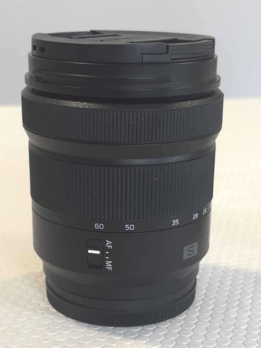 PANASONIC LUMIX S PRO 20-60mm f/3.5-5.6 (Como Nova)
