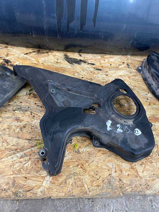 Кришка ГРМ Захист защита ремня кожух mitsubishi L200 ІІІ Л200 3 96-06