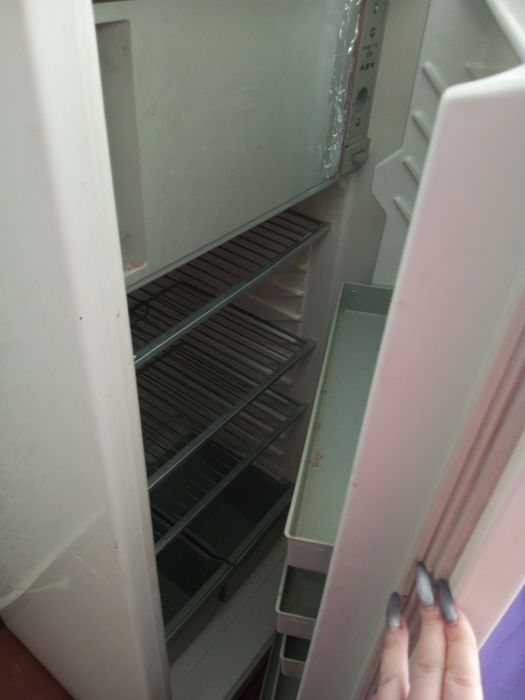 Холодильник з дефектом