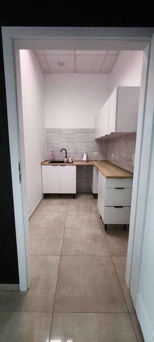 Lokal 27 m² do wynajęcia – centrum Połańca | winda | parking | klimatyzacja