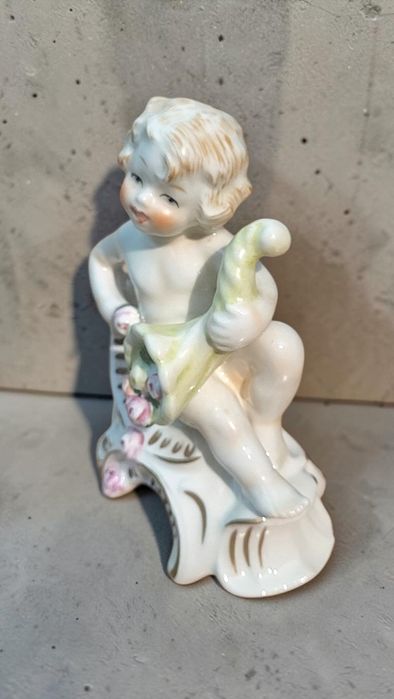 Porcelanowa figurka Goebel putto