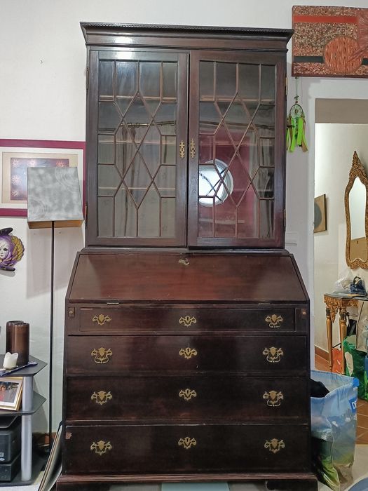 Vendo móvel secretária altura 2.20 largura 1 .03