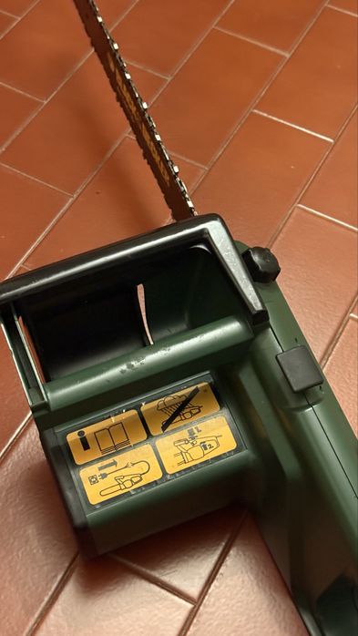 Serra elétrica como nova