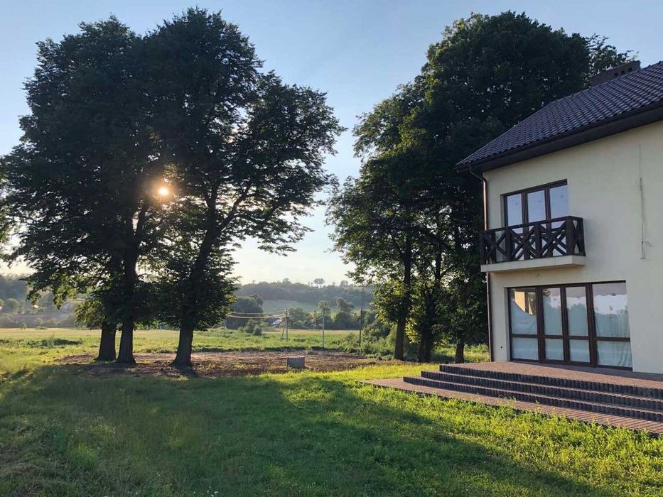 Будинок з ремонтом близько Львова