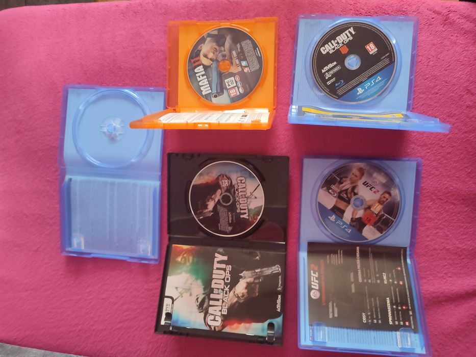 Sprzedam płyty do gry PC DVD i  PS4