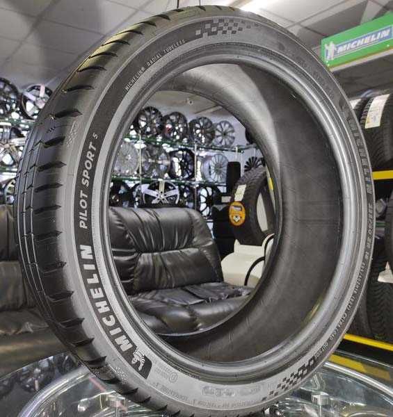 Купити шини гуму резину покришки колеса 285/45 R21 доставка підбір шин