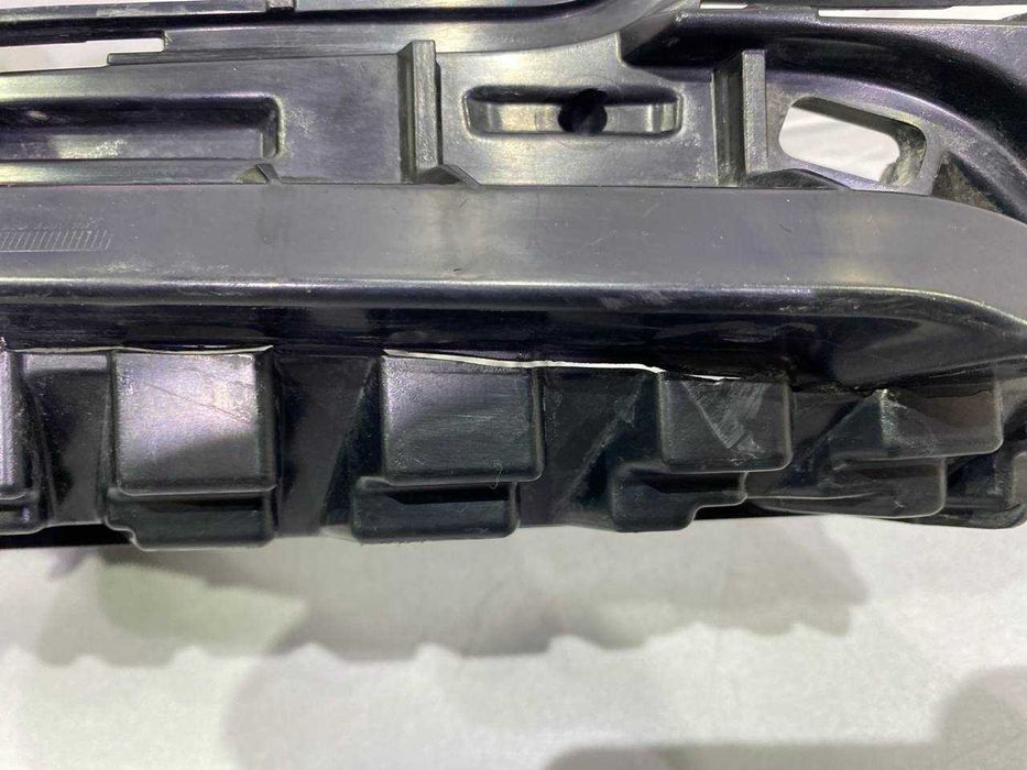 Кріплення бампера праве Jeep grand cherokee WL 2021+