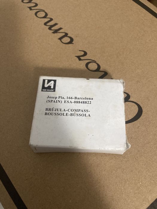 Bússola fixador quadros poupa senhorios porta canetas