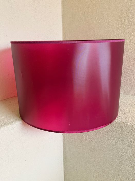 Vendo abajurs rosa e brancos