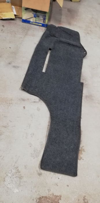 Fiat 126p wykładzina dywanik podłogi prawy od pasażera do EL