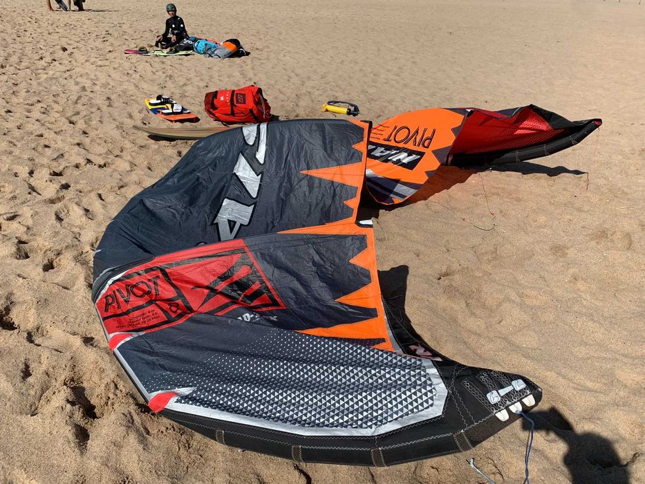 Kite Naish Pivot 8 2019 with the bar