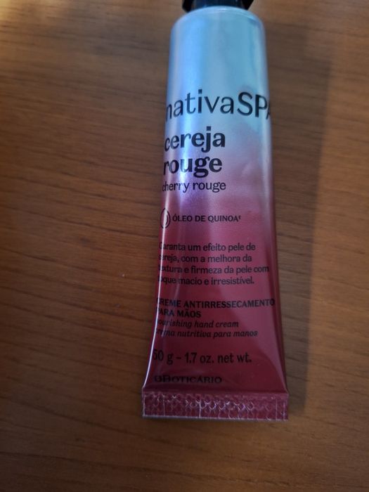 Creme Antirressecamento para Mãos 50g  Cereja  O Boticário