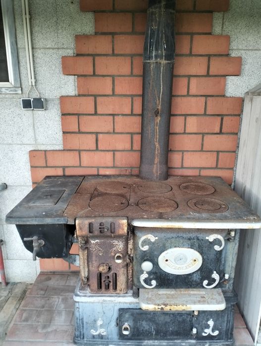 Fogão e forno a lenha em ferro fundido