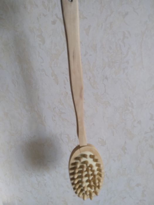 Щітка масажна   .