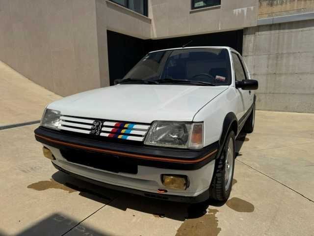 Peugeot 205