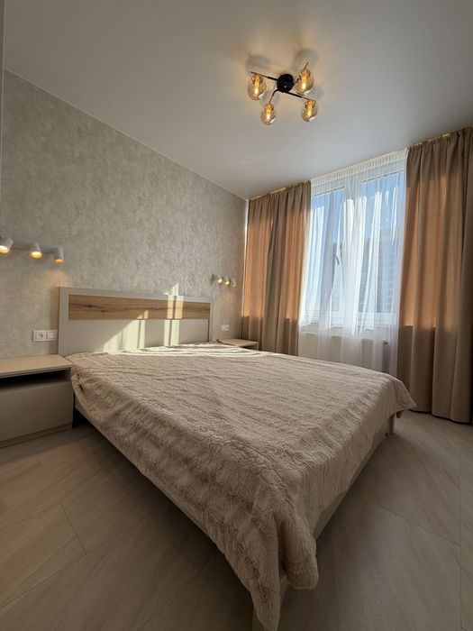 Продам 2-кімнатну квартиру в ЖК Атлант на Симона Петлюри, 28