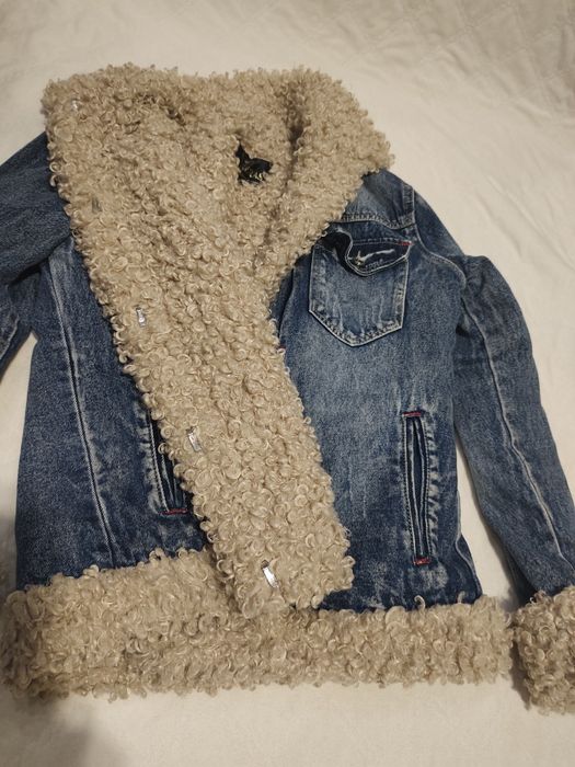 Продам бу джинсовую куртку женская