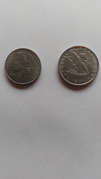 Escudo Coins