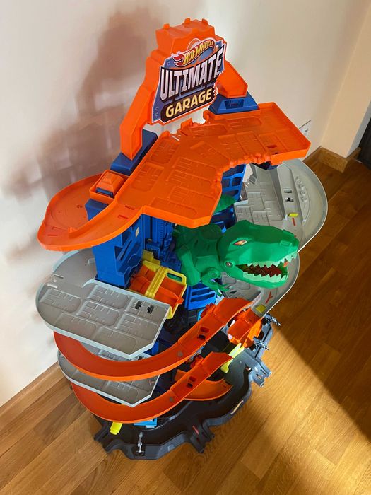 Hot Wheels Ultimate Garage – garaż z T-Rexem