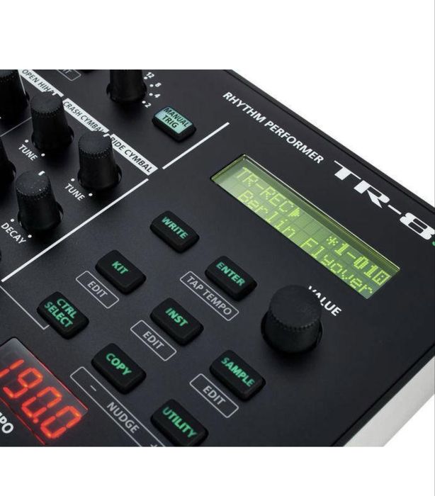 Драм машина Roland TR 8S
