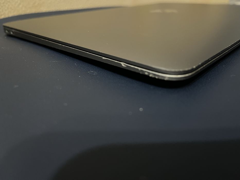 /Без wi-fi, дефектний екран/ Macbook air 8gb ssd 256gb