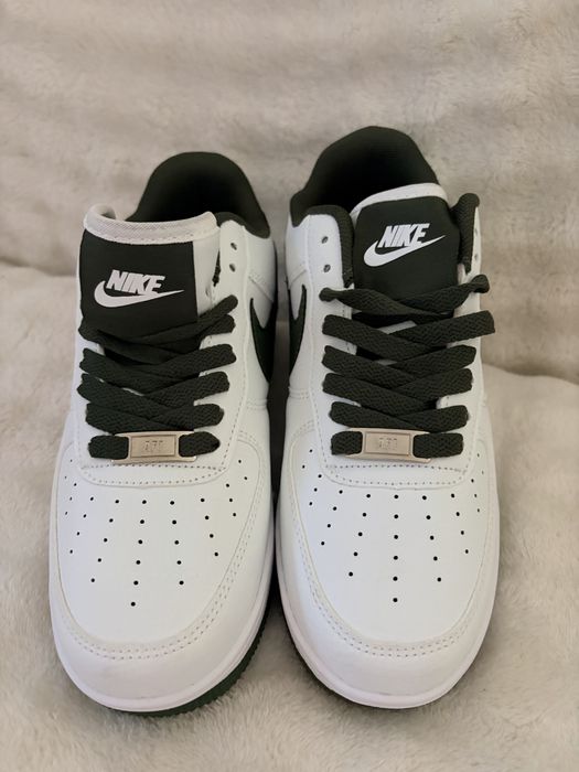 Tenis nike novos
