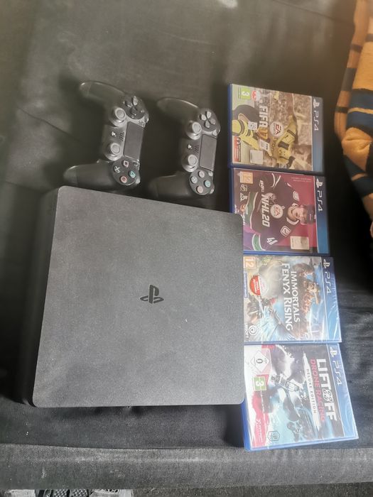 Ps4 slim dwa pady gry