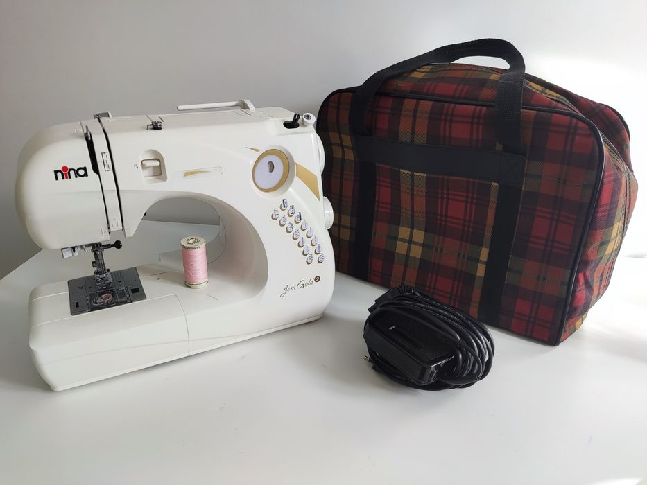 Bernina - Jem Gold 2 - Maquina Costura Suiça - Portatil - NOVA