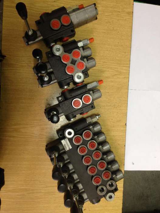 гідророзподільник Распределитель Гидрораспределитель маніпулятор тракт