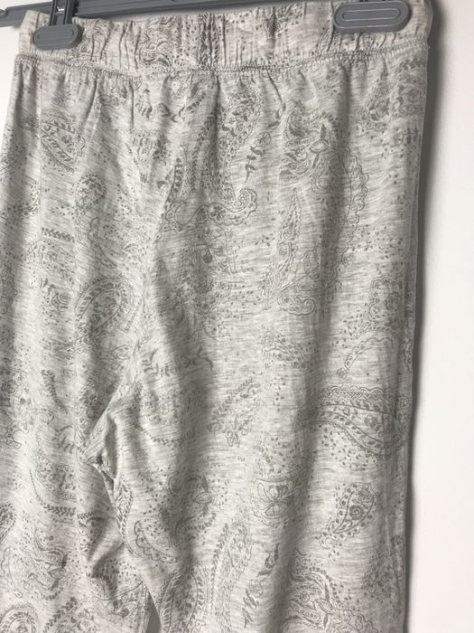 Szare urocze spodnie piżamowe z wysokim stanem we wzory H&M