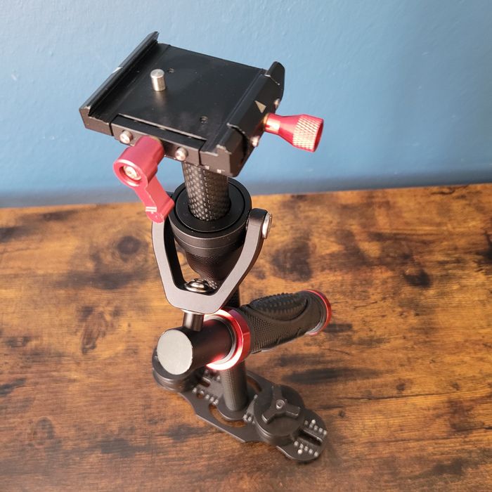 INNOREL SP70 – Ręczny stabilizator, gimbal do aparatów i kamer