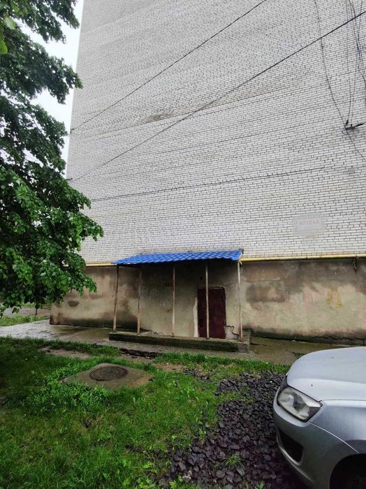 Продаж комерційного призначення в житловому будинку