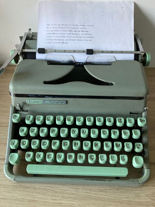 Máquina de escrever  - Hermes 2000