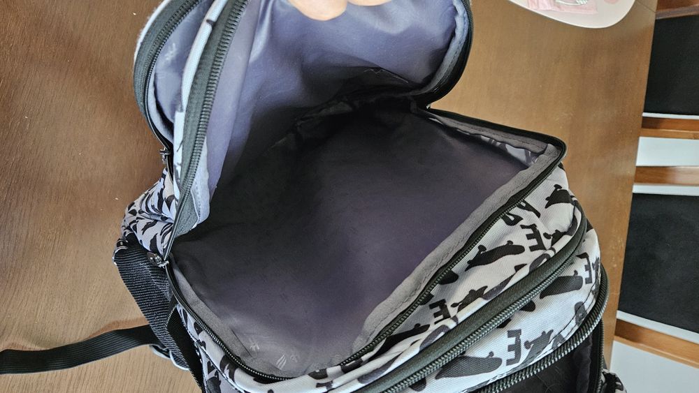 Plecak młodzieżowy z deskorolkami mało uzywany