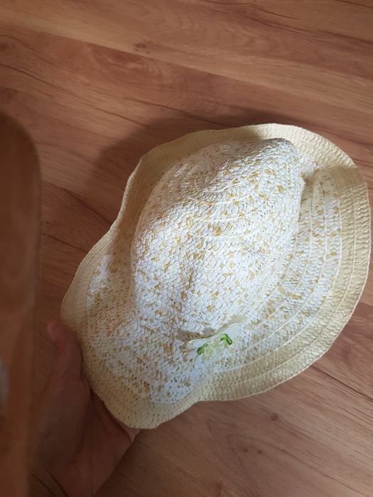 Kapelusz dla dziewczynki