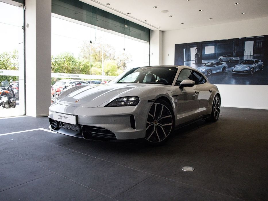 Porsche Taycan Sport Turismo Standard