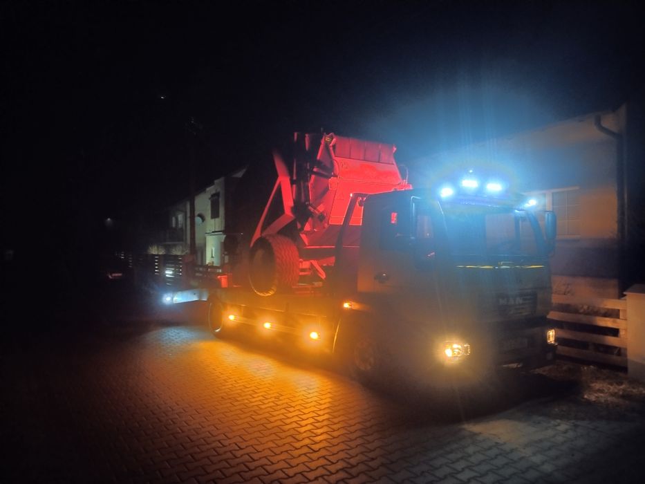 Pomoc drogowa- transport maszyn, holowanie, laweta
