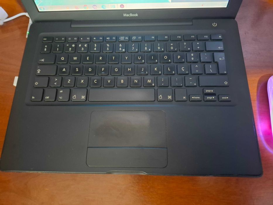 MacBook (A1181) Rápido com SSD + Windows 7 + Rato Grátis LP15