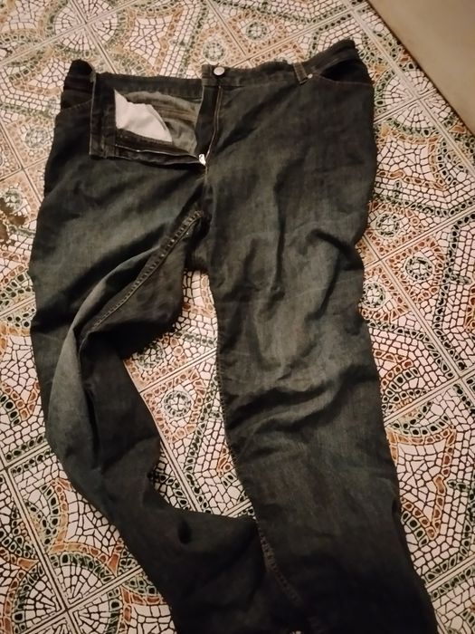 Roupa usada bom estado e calçado  de marca botas de camurça tênis Adid