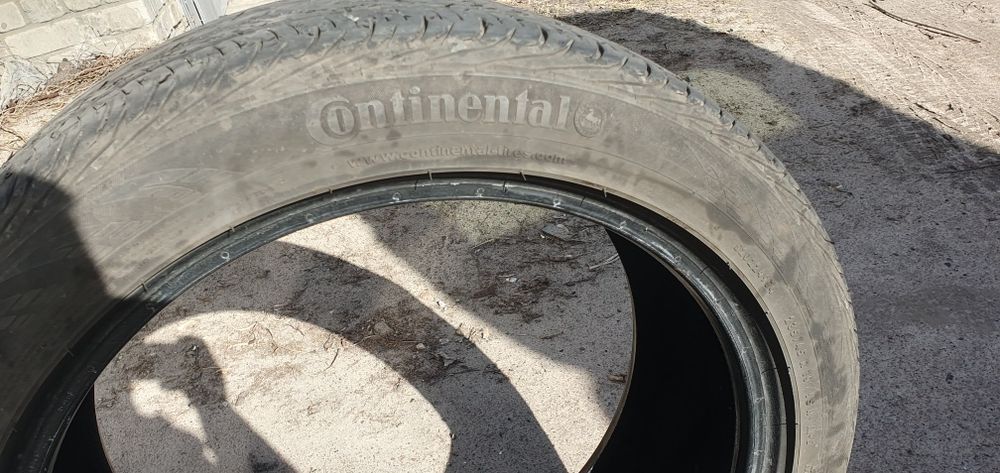 Комплект літніх Шин Continental 235/45 r19