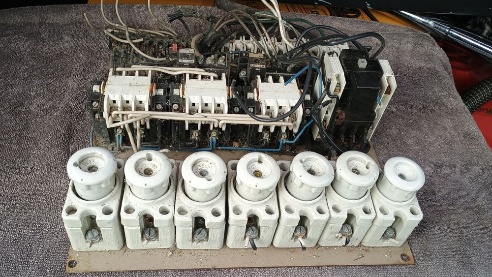 OKAZJA aparatura elektryczna + hermetyczna puszka instalacyjna