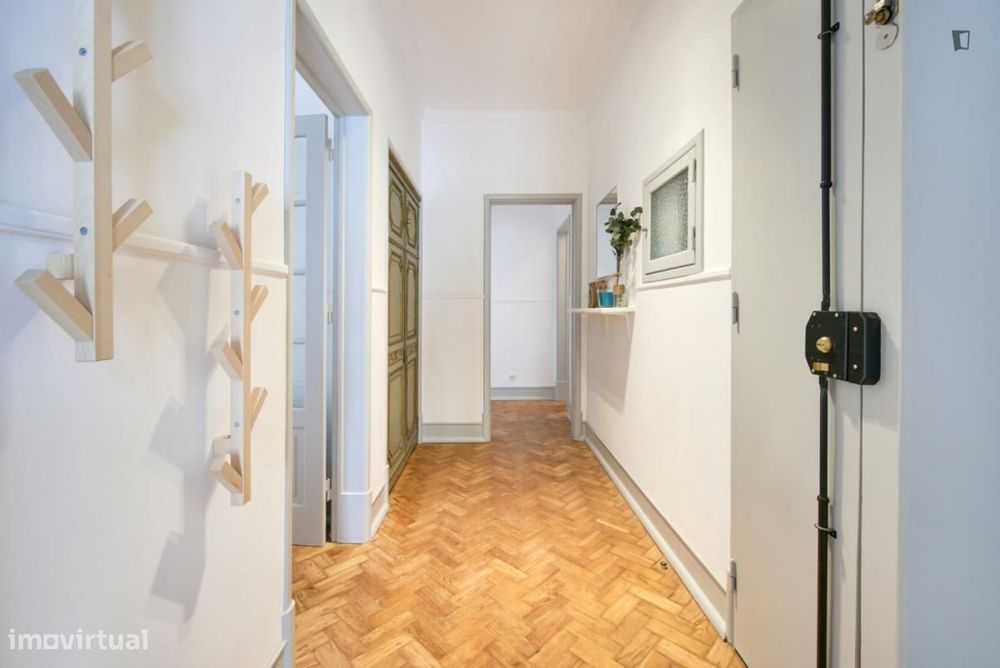 Quarto - localizado em Alameda Lisbon