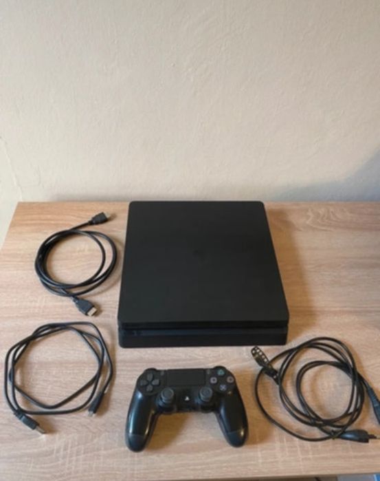 Konsola PlayStation slim 4 jak nowa