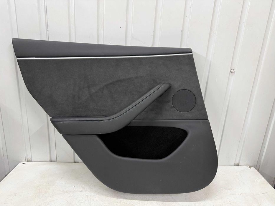 Дверна карта Tesla Model 3 Highland 2024+ обшивка дверей Хайленд